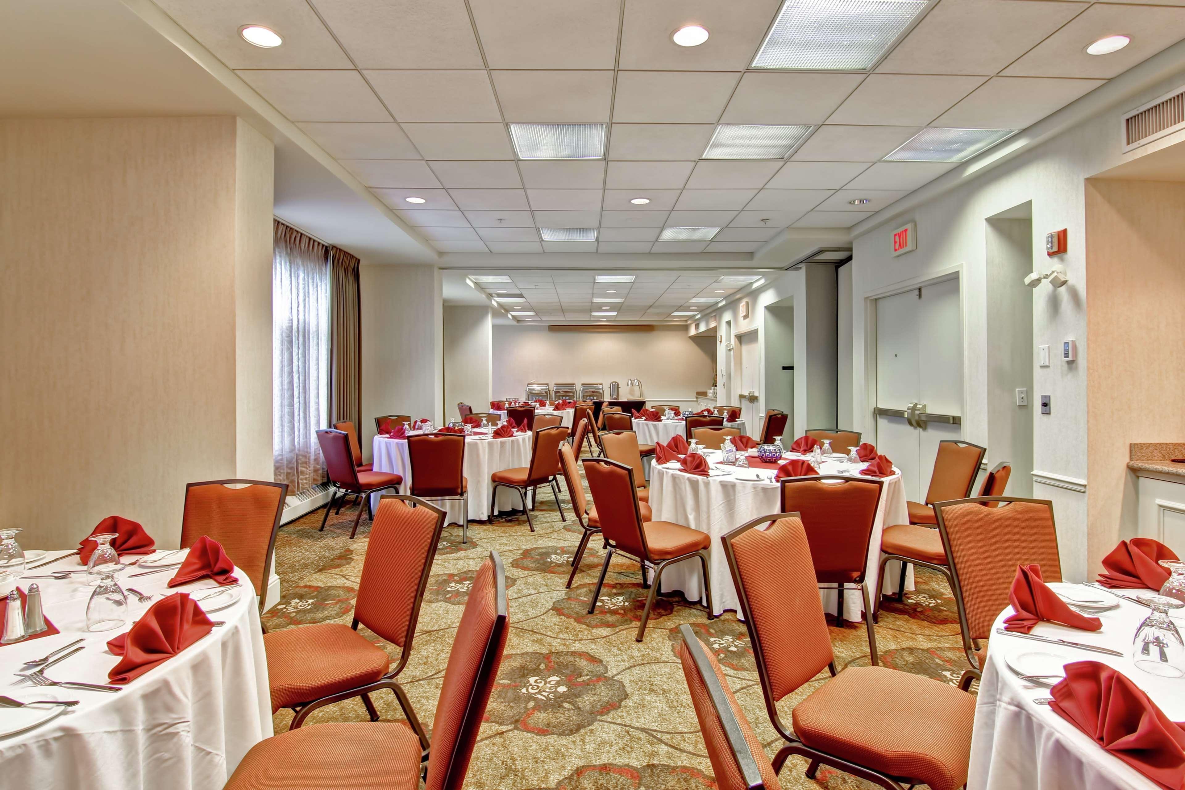 Hilton Garden Inn Calgary Airport Eksteriør billede